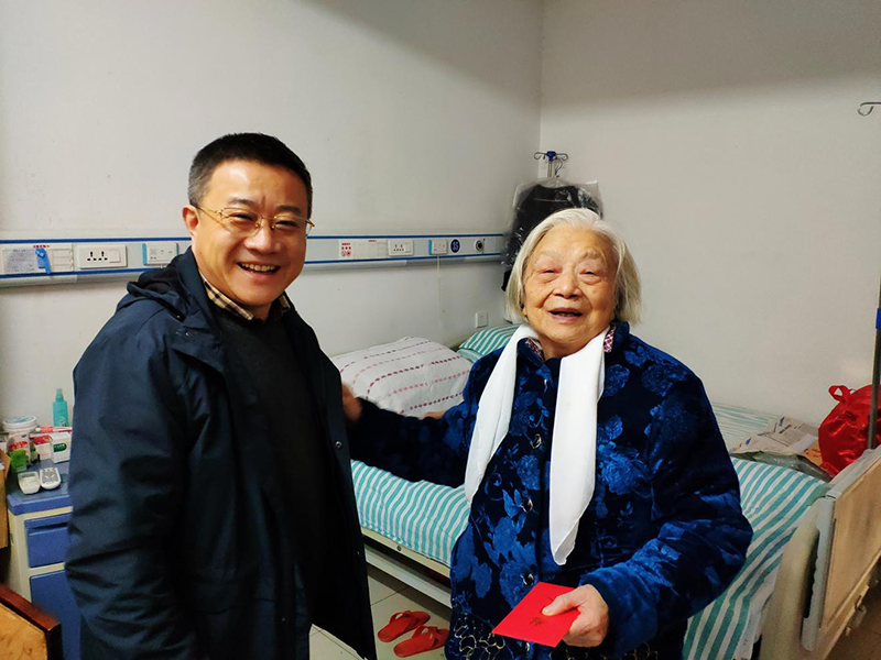 歲寒送溫暖  真情暖人心 ——糧油集團開展2020年春節(jié)走訪慰問活動