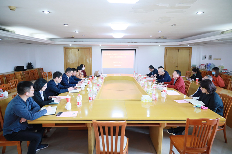 長沙黃花綜合保稅區(qū)管委會副主任孟立祥一行到糧油集團調(diào)研