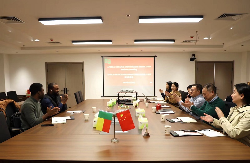 AFRICA NEGOCE INDUSTRIES總經理M.Ayman DO REGO一行到湖南糧油進出口集團考察交流